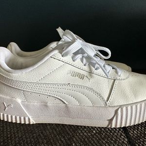 PUMA soft foam tennis shoes women’s size 6